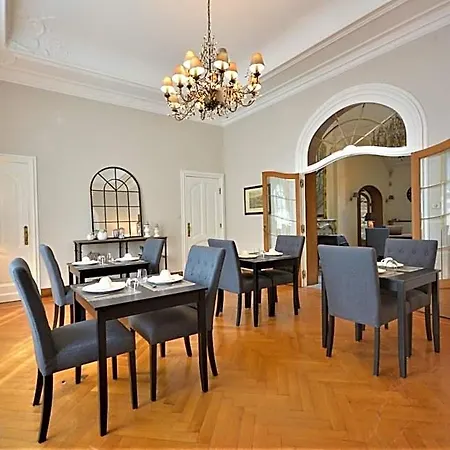 De Noailles Oda ve Kahvaltı 4*