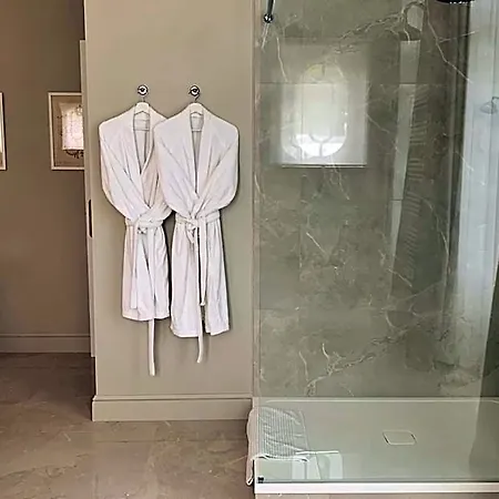 Oda ve Kahvaltı De Noailles Spa