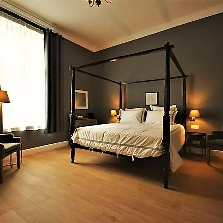 Oda ve Kahvaltı De Noailles 4*