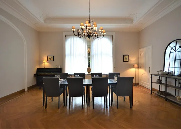 Alojamento de Acomodação e Pequeno-almoço De Noailles 4*