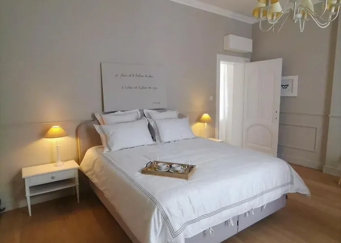 Bed & Breakfast De Noailles 4*